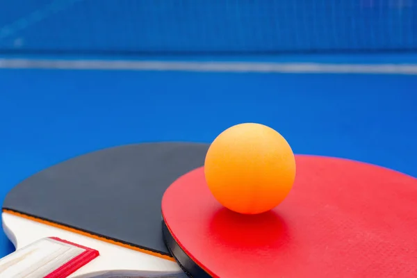 Pingpong Rackets Ball Net Blue Pingpong Table — Stock Photo, Image