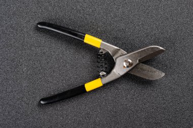 Tel makası siyah backgrond tarihinde açıldı