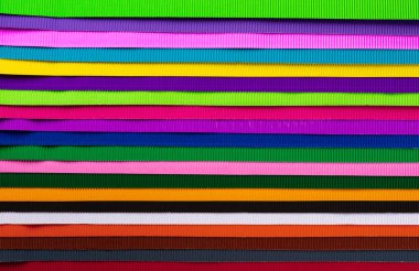 çok renkli karton kağıtları arka plan olarak oluklu.