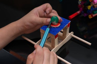 kukla bir tahtırevan Boyama Çocuk