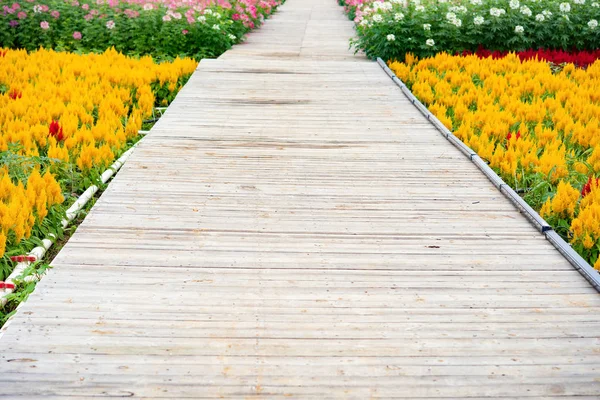 Fából Készült Mindkét Oldalán Gyönyörű Virágokkal — Stock Fotó