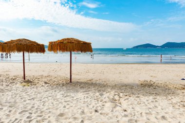 umbrella2 bir plajda