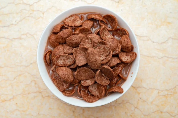 Arriba Ver Leche Chocolate Con Rodajas Cereales Como Comida Saludable — Foto de Stock