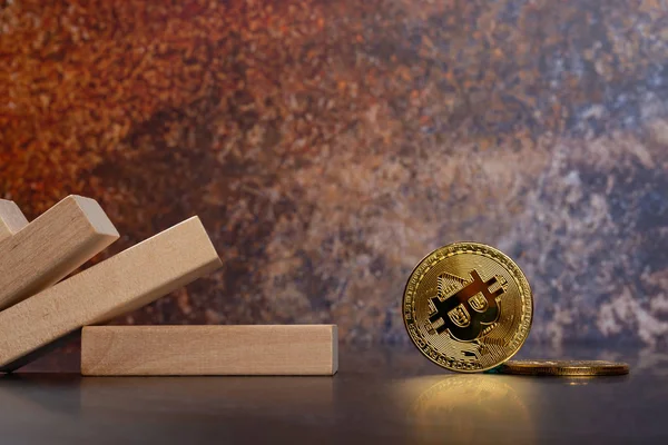 Bitcoins Spadł Bloków Domino — Zdjęcie stockowe