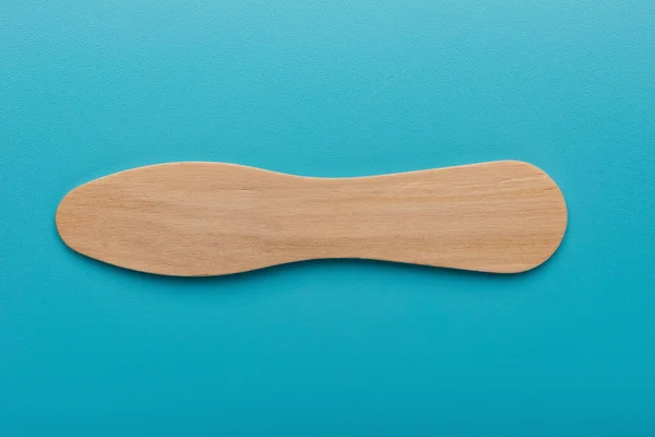 Wooden Spoon Ice Cream Sundae Blue Background — Stock Photo, Image