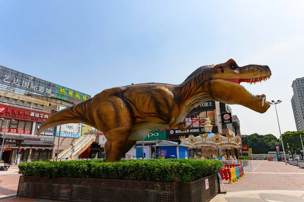 Zhongshan China Juli 2019 Riesen Tyrannosaurus Vor Einem Einkaufszentrum — Stockfoto