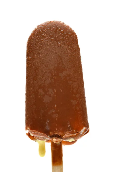 Çikolata Aromalı Dondurma Erime Sürecinde Beyazın Üzerinde — Stok fotoğraf