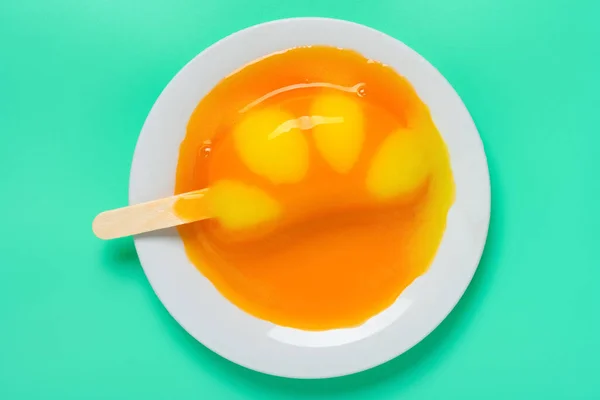 Vue Dessus Demi Fonte Orange Forme Saveur Popsicle Sur Une — Photo