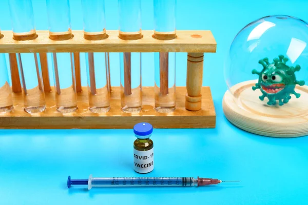 Kovid Vakcína Injekční Stříkačka Koronavirový Model Pozadí Horizontálního Složení — Stock fotografie