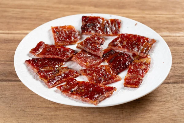 Açı manzaralı kurutulmuş domuz eti.