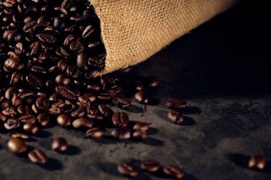 Kahve ve fasulye Arabica% 100 kahve kavrulmuş arka plan