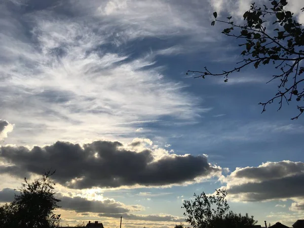 Höstblå Himmel Och Moln — Stockfoto