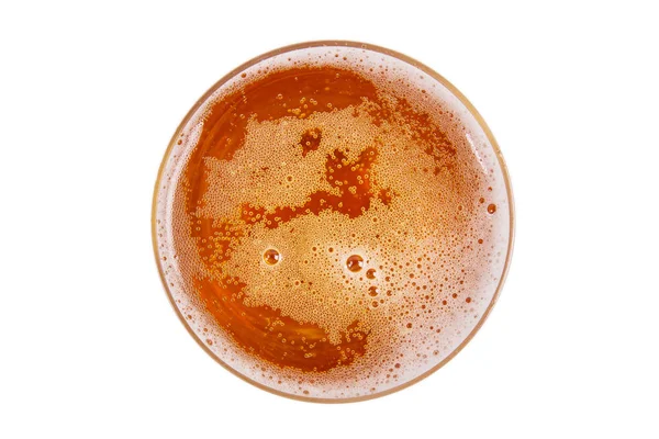 在玻璃里喝啤酒 啤酒泡沫 从上面看 — 图库照片