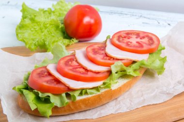 jambon, domates ve lettuc ile baget sandviç