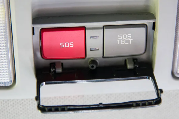 Tlačítko SOS v automobilce — Stock fotografie