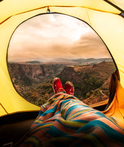 Sarı çadır görünümünden