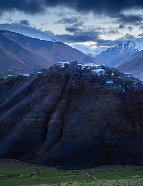 Altın Dağı. Khinaluq. Xinalig 