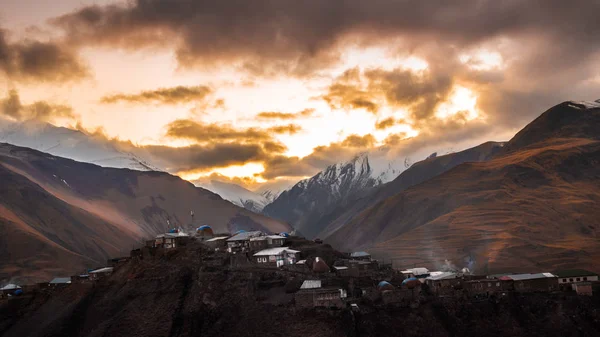 Altın Dağı. Khinaluq. Xinalig 