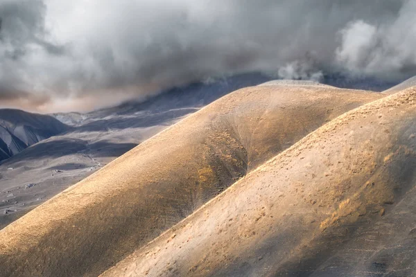 Altın Dağı. Khinaluq. Xinalig 