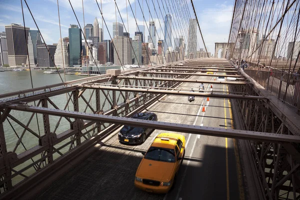 Manhattan Estados Unidos Junio 2017 Cruzar Puente Brooklyn Hacia Manhattan — Foto de Stock