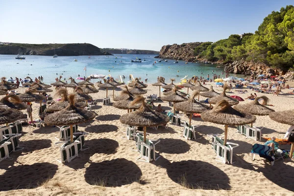 Menorca Spain August 2015 Panoramic Views Beach Full People Sunshades — Φωτογραφία Αρχείου