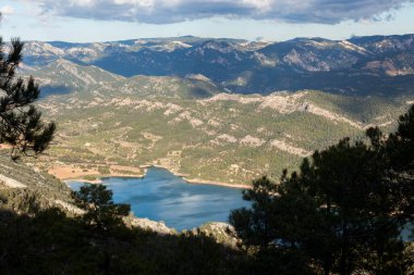İspanya, Teruel 'deki Pena Reservoir Panoraması