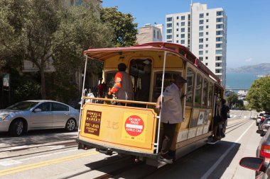 San Francisco, ABD-20 Haziran 2017: San Francisco tramvayları ve rayları