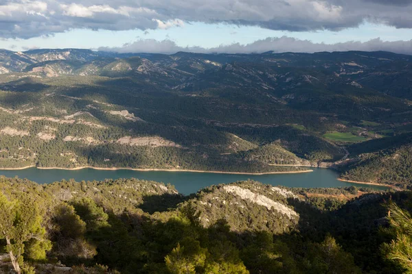 スペインテルエルのペナ貯水池パノラマ — ストック写真