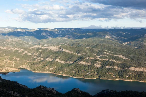 İspanya, Teruel 'deki Pena Reservoir Panoraması