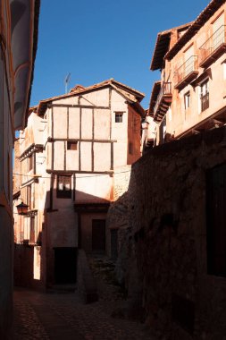 Teruel, İspanya 'nın Aragon özerk bölgesinde bir şehirdir. Albarracin, dağlık Sierra de Albarraicn Comarca Albarracin 'in başkentidir.