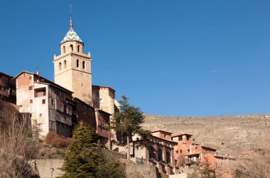 Teruel, İspanya 'nın Aragon özerk bölgesinde bir şehirdir. Albarracin, dağlık Sierra de Albarraicn Comarca Albarracin 'in başkentidir.