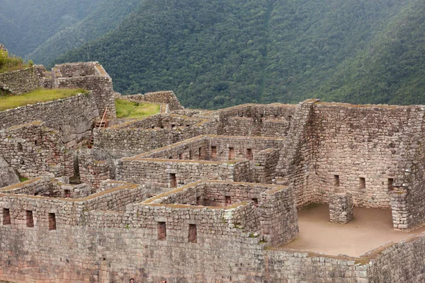 Spiritueller Morgennebel Steigt Über Dem Inka Kopfberg Bei Machu Picchu — Stockfoto