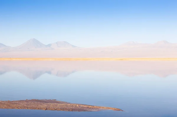 Blick Auf Den Vulkan Licancabur Und Die Atacamawüste Bei San — Stockfoto