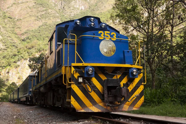 Aguas Calientes, Peru-3 Haziran 2015: İnka yolunda Aguas Calientes 'ten Cuzco' ya giden tren