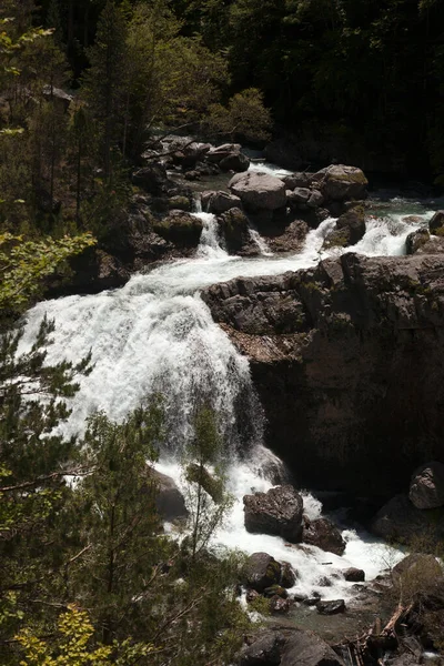 Huesca 's Pyrenees' deki Ordea-Monte Perdido Ulusal Parkı 'na. Aragon, İspanya