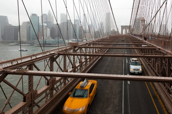 Manhattan Estados Unidos Junio 2017 Cruzar Puente Brooklyn Hacia Manhattan — Foto de Stock