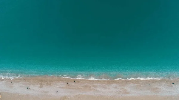 Vista Aérea Das Ondas Mar Praia Arenosa — Fotografia de Stock