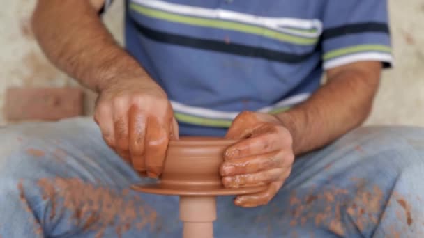 Closeup Potter Hands Molds Clay Pot Spinning Pottery Wheel Hands — Stock Video