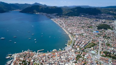 Muğla Türkiye'de Marmaris'in havadan görünümü