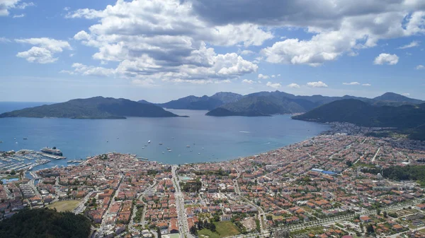 Muğla Türkiye'de Marmaris'in havadan görünümü