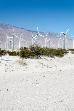 Rüzgar Çiftliği türbinleri oluşturmak Palm Springs, Kaliforniya, yakınındaki güç Riverside County.