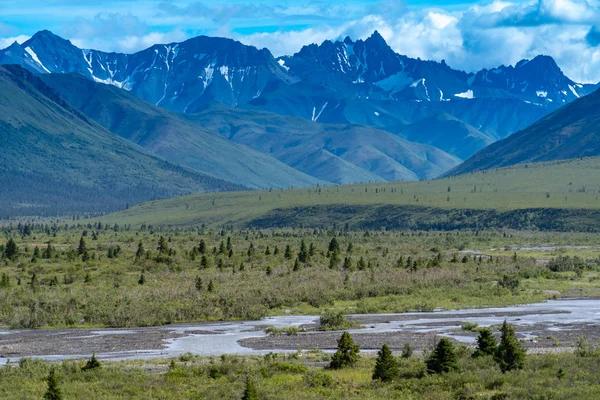 Аляскинский Хребет Денали — стоковое фото