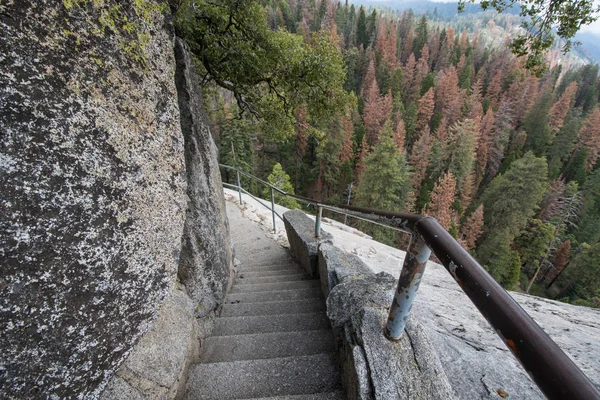 Adımları Merdiven Boyunca Moro Rock Sequoia National Park California Yürüyüş — Stok fotoğraf
