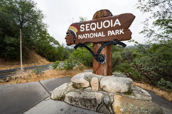 Mai 2018 Mammutbaum Kalifornien Schild Für Mammutbaum Nationalpark Kalifornien — Stockfoto