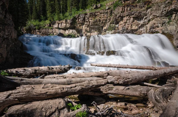 Air Terjun Granite Creek Paparan Siang Hari Menunjukkan Kelembutan Sutera — Stok Foto