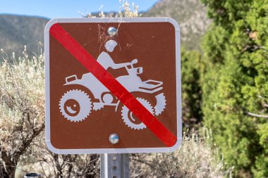 Kayıt yok 4 x 4 Atv (tüm arazi araçları) veya Road'a benziyor işareti kapalı