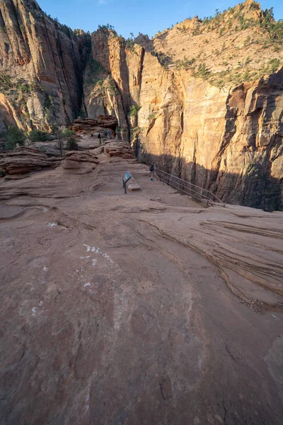 Canyon Overlook Trail Fim Trilha Tem Arenito Escorregadio Para Ver — Fotografia de Stock