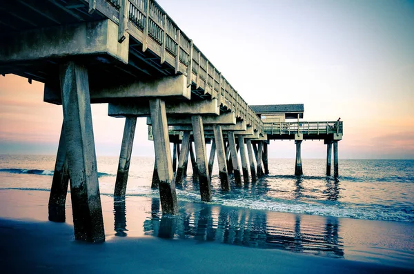 Amplia Vista Angular Del Muelle Tybee Island Georgia Puesta Sol —  Fotos de Stock