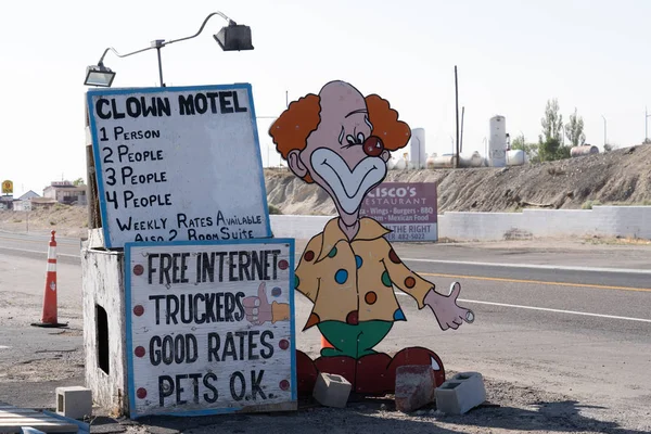 Clown Motel Sign Tonopah Nevada Kitschy Roadside Attraction Said Haunted — Stock Photo, Image