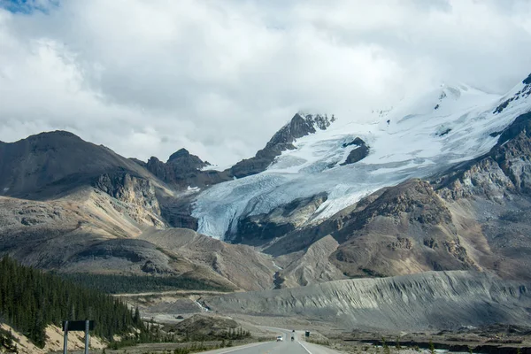 Columbia Icefield Och Athabasca Glaciären Från Icefields Parkway Banff National — Stockfoto